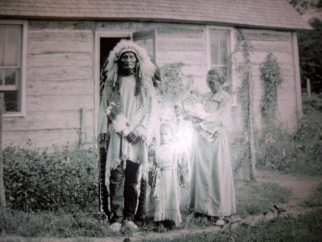 Photo of Chief and family from the Buffalo Bill Historical Center
